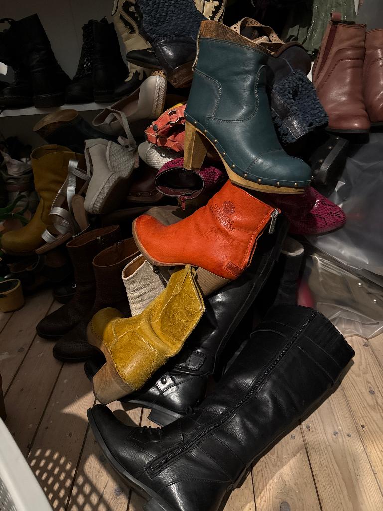 +/- 50 paar schoen maat 37, Zie tekst., Overige kleuren, Overige typen, Ophalen of Verzenden