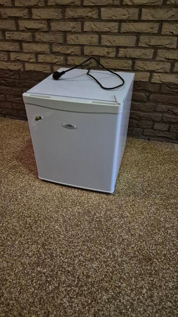 Mini koelkast 44x47x50 cm met vriesvak, Witgoed en Apparatuur, Koelkasten en IJskasten, Ophalen, Gebruikt, Minder dan 85 cm, Minder dan 75 liter