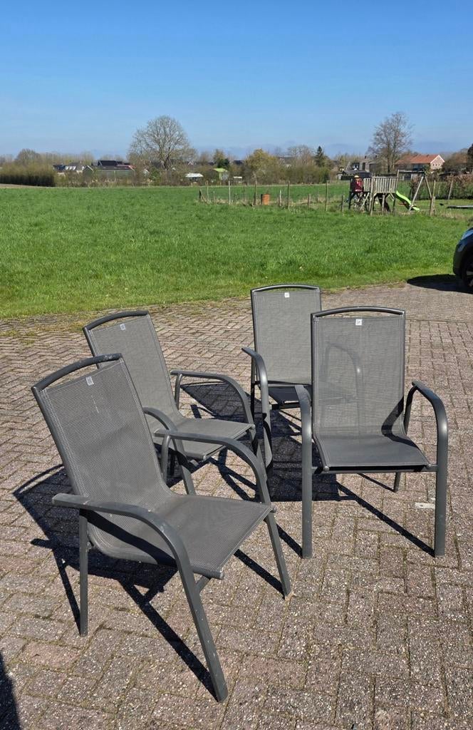 4 tuinstoelen kunnen nog prima een ronde mee, Ophalen, Gebruikt, Kunststof