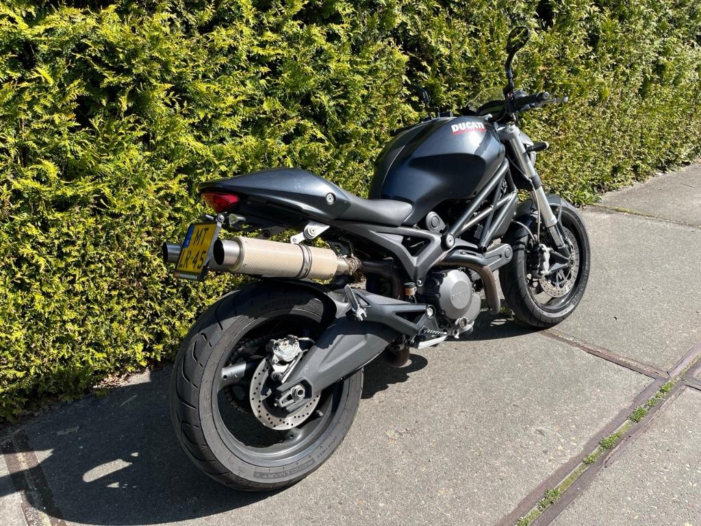 Ducati Monster 696, Motoren, 2 cilinders, Sportuitlaat, Motorrijbewijs A, Particulier