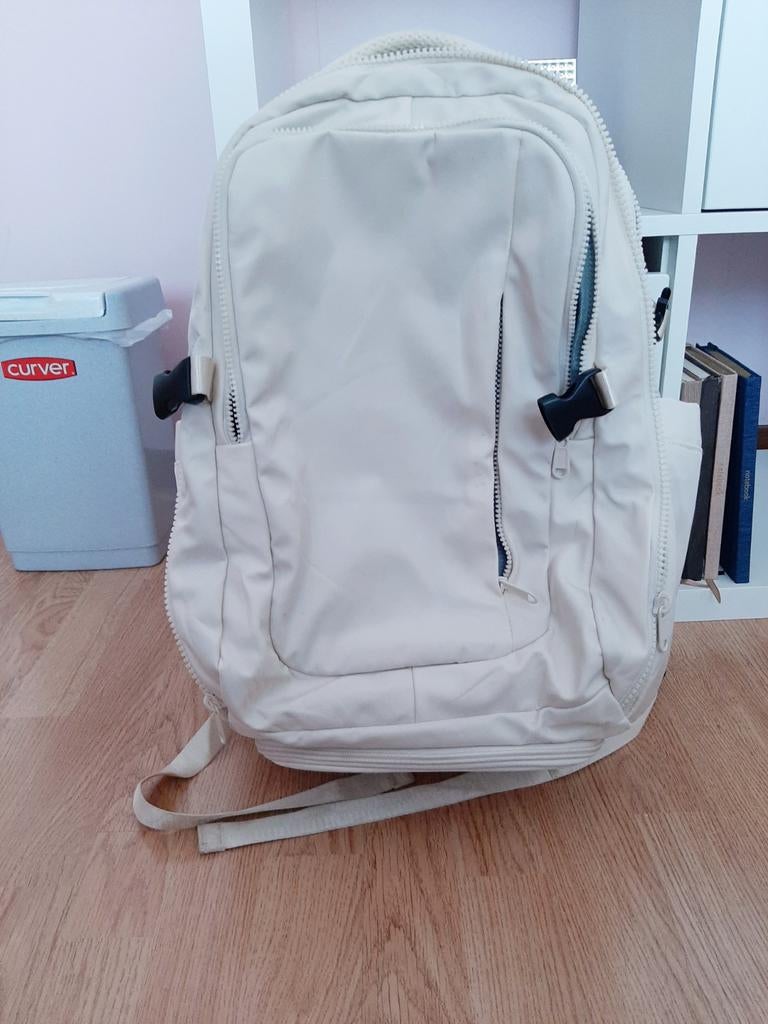 Witte Ryanair cabine rugzak met schoenenvak en laptopvak, Ophalen of Verzenden, Overige merken, 30 tot 45 cm