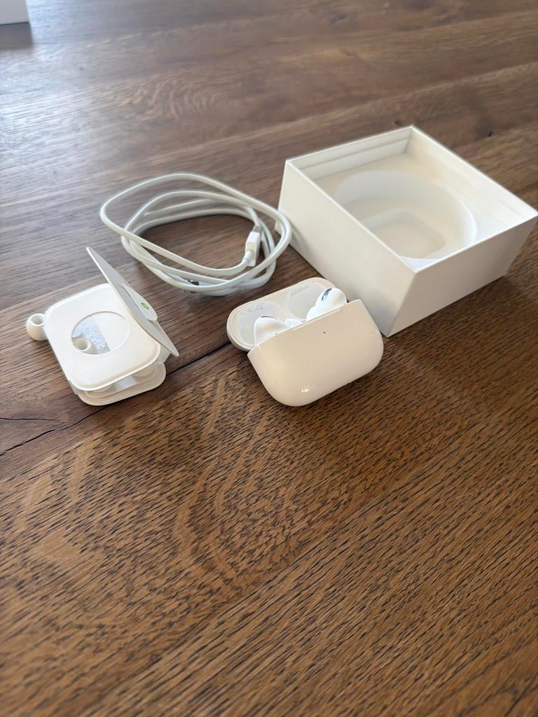 Apple AirPods Pro (2e generatie) met MagSafe Oplaadcase, Audio, Tv en Foto, Koptelefoons, Zo goed als nieuw, Overige merken, Draadloos