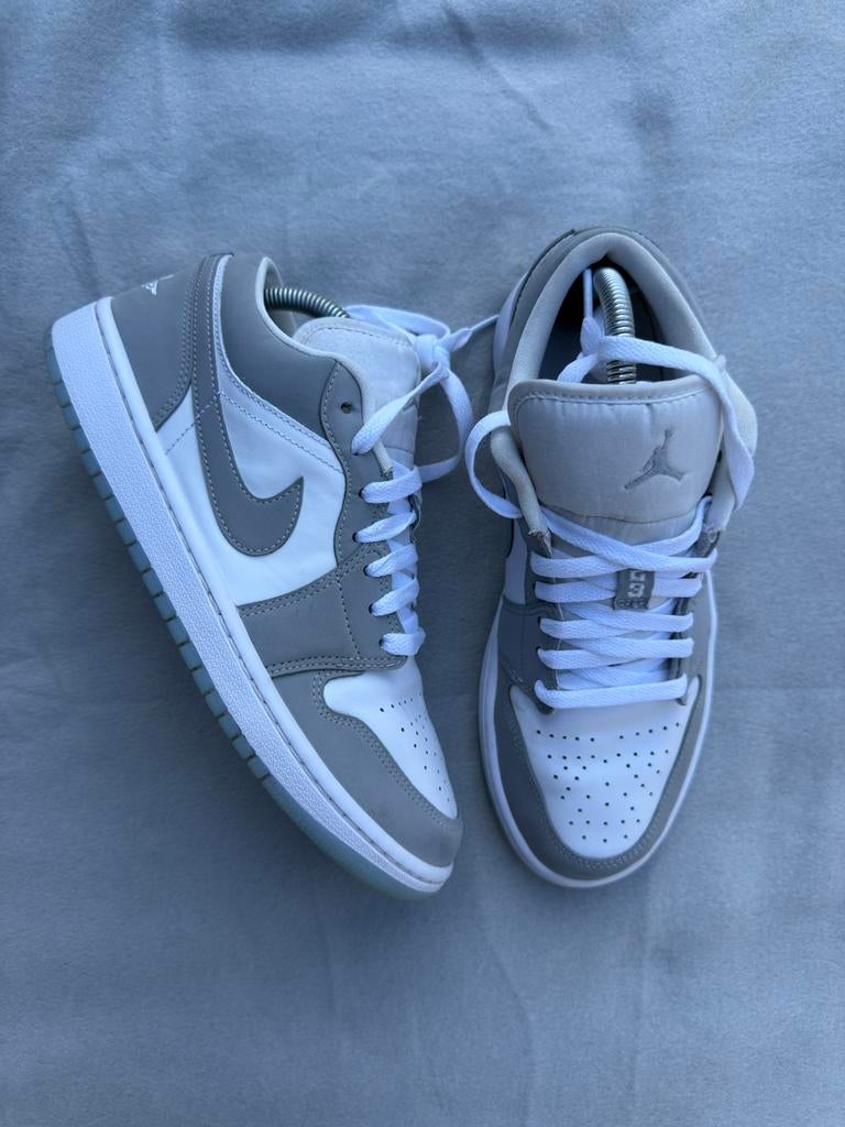 Nike Air Jordan 1 Low Wolf Grey - Maat 42, Kleding | Heren, Schoenen, Zo goed als nieuw, Sneakers of Gympen, Overige kleuren, Ophalen of Verzenden