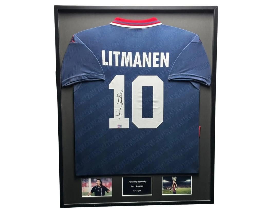 Jari Litmanen AFC Ajax 94/95 gesigneerd ingelijst uit shirt, Verzamelen, Soccersignings.nl, Shirt, Nieuw, Ophalen of Verzenden