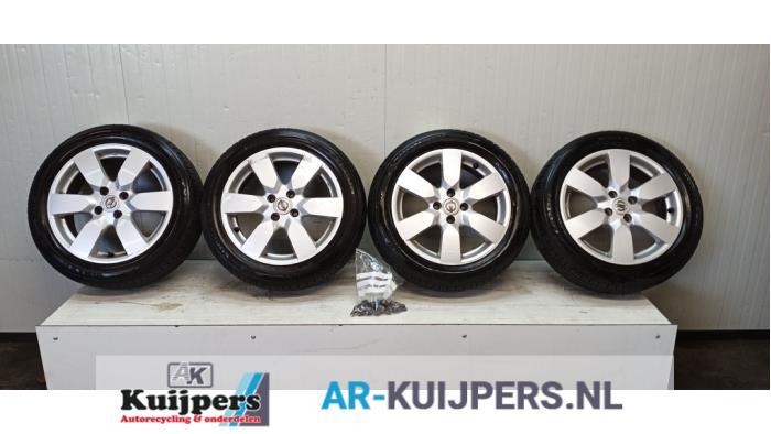 Sportvelgenset + banden van een Nissan Note, Gebruikt, -, -, -