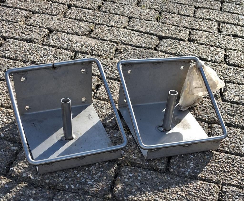 Liksteen houder, Ophalen