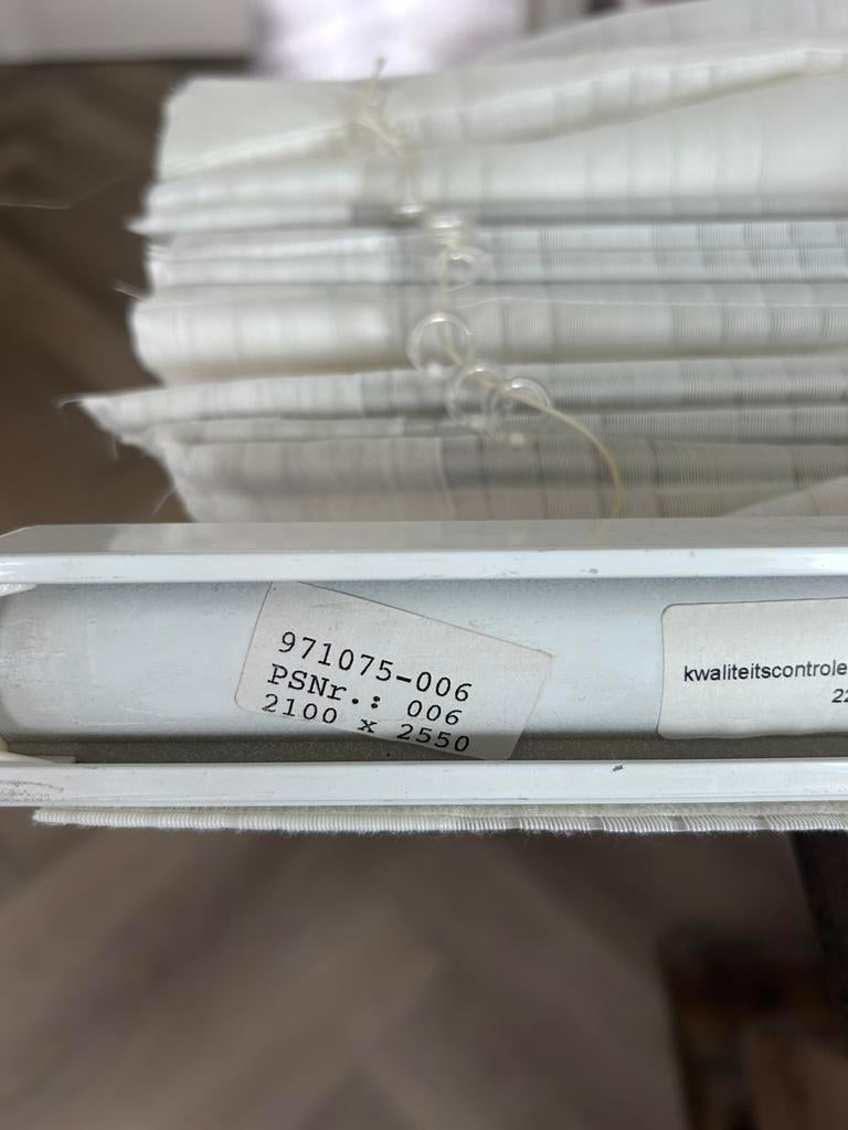 Wit vouwgordijn 210 x255 cm - luxaflex redelijke staat, Huis en Inrichting, Ophalen, Gebruikt, 200 cm of meer, Wit