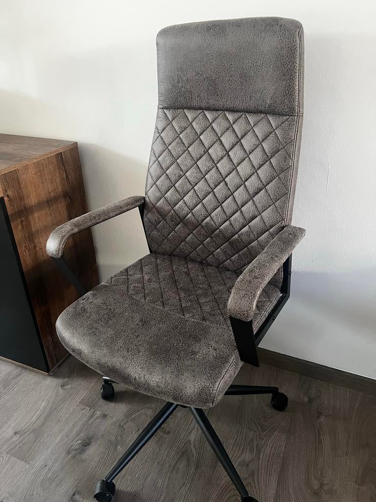 Te koop Bureaustoel, Ophalen of Verzenden, Zo goed als nieuw, Grijs, Gaming bureaustoel