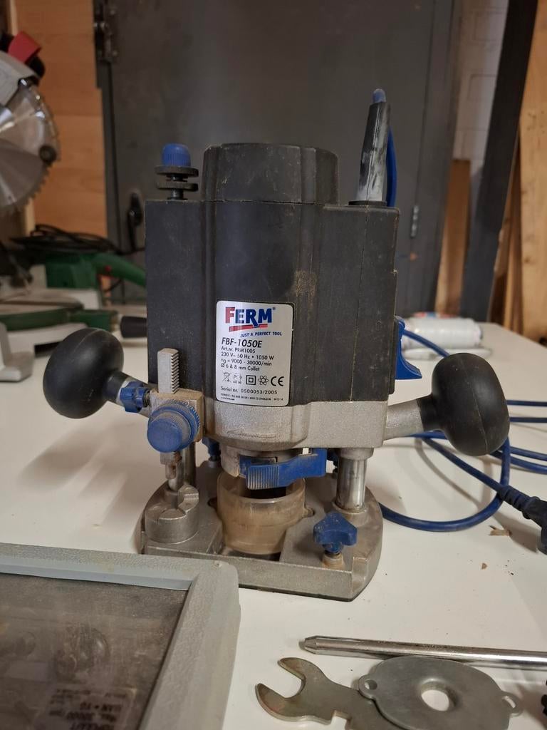 Freesmachine Ferm FBF-1050E met accessoires, Doe-het-zelf en Verbouw, Gereedschap | Freesmachines, Gebruikt, Ophalen of Verzenden