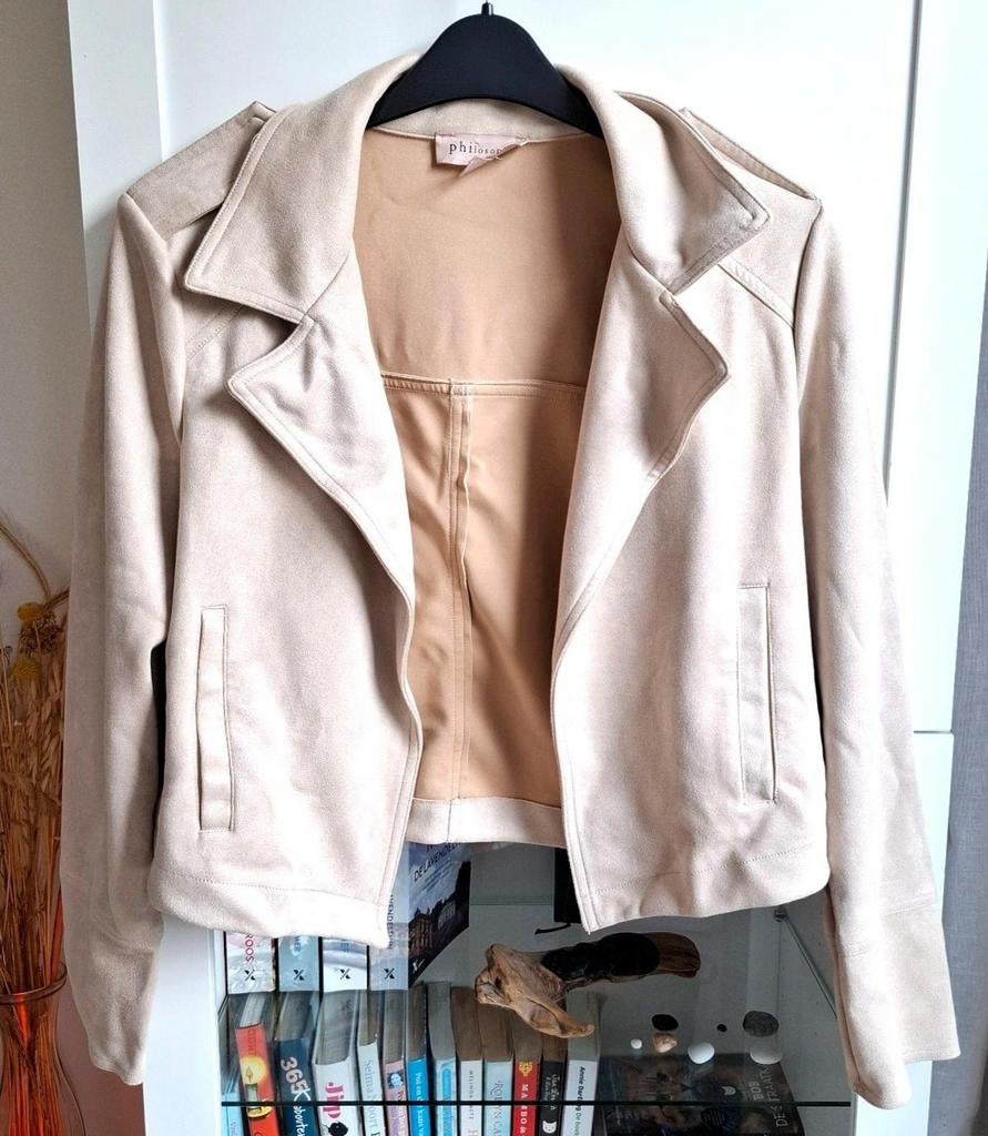 Philosophy faux suede jas maat M beige biker style kort mode, Kleding | Dames, Jassen | Zomer, Maat 38/40 (M), Beige, Ophalen of Verzenden