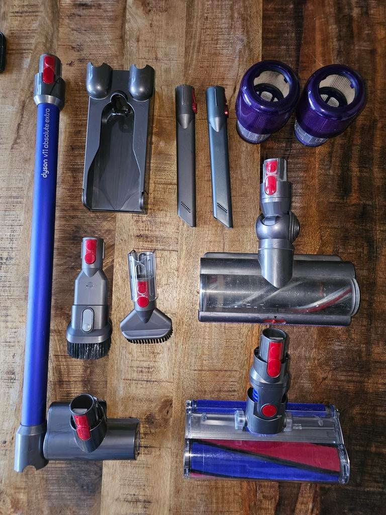 Dyson V11 Absolute Extra opzetstukken - nieuw en zgan, Ophalen of Verzenden, Zo goed als nieuw