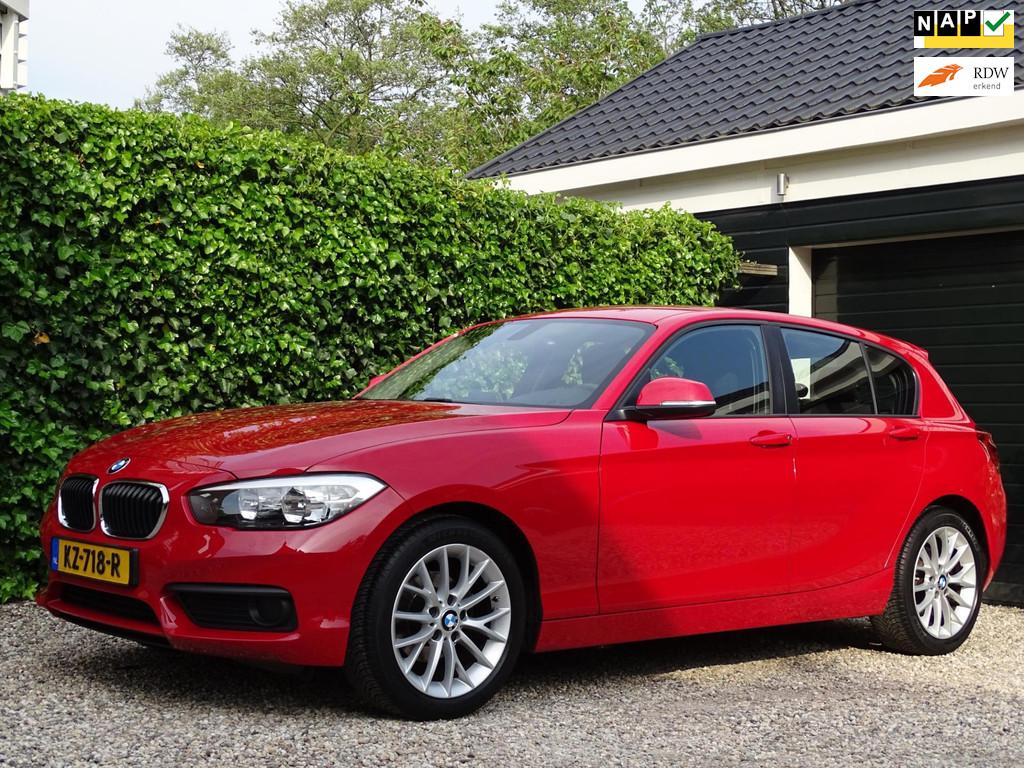 BMW 1-serie 116i Essential | Airco | Bluetooth | PDC achter, 1-Serie, 19 km/l, 1499 cc, Rood