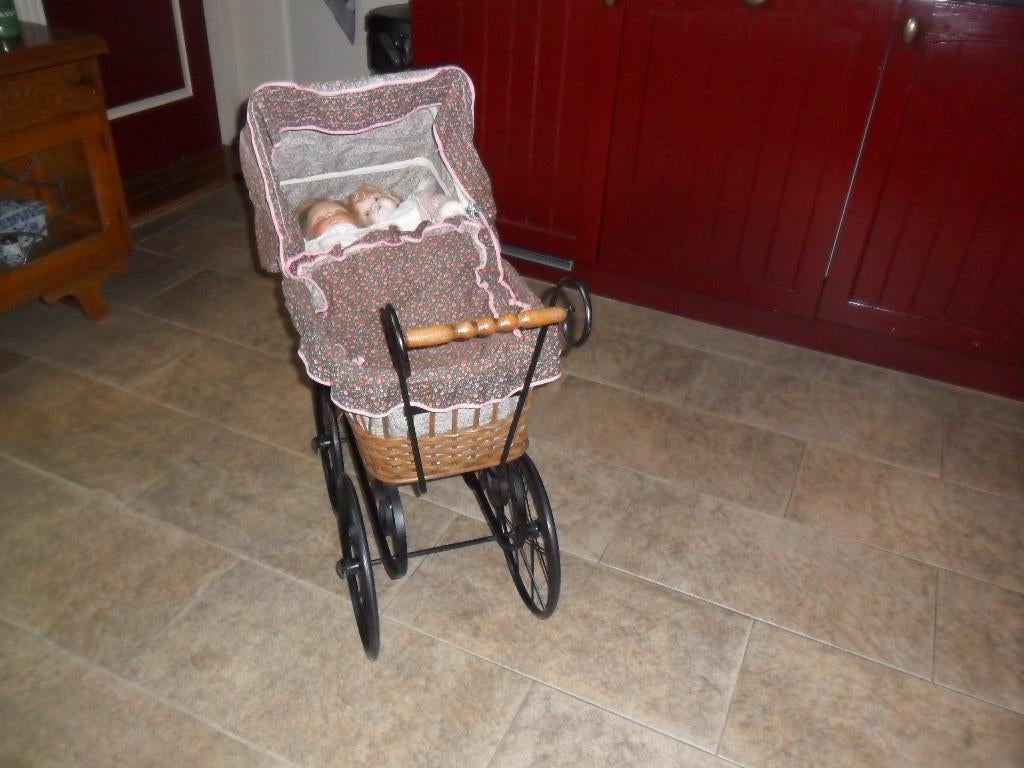 Rotan Poppenwagen jaren 70, Ophalen