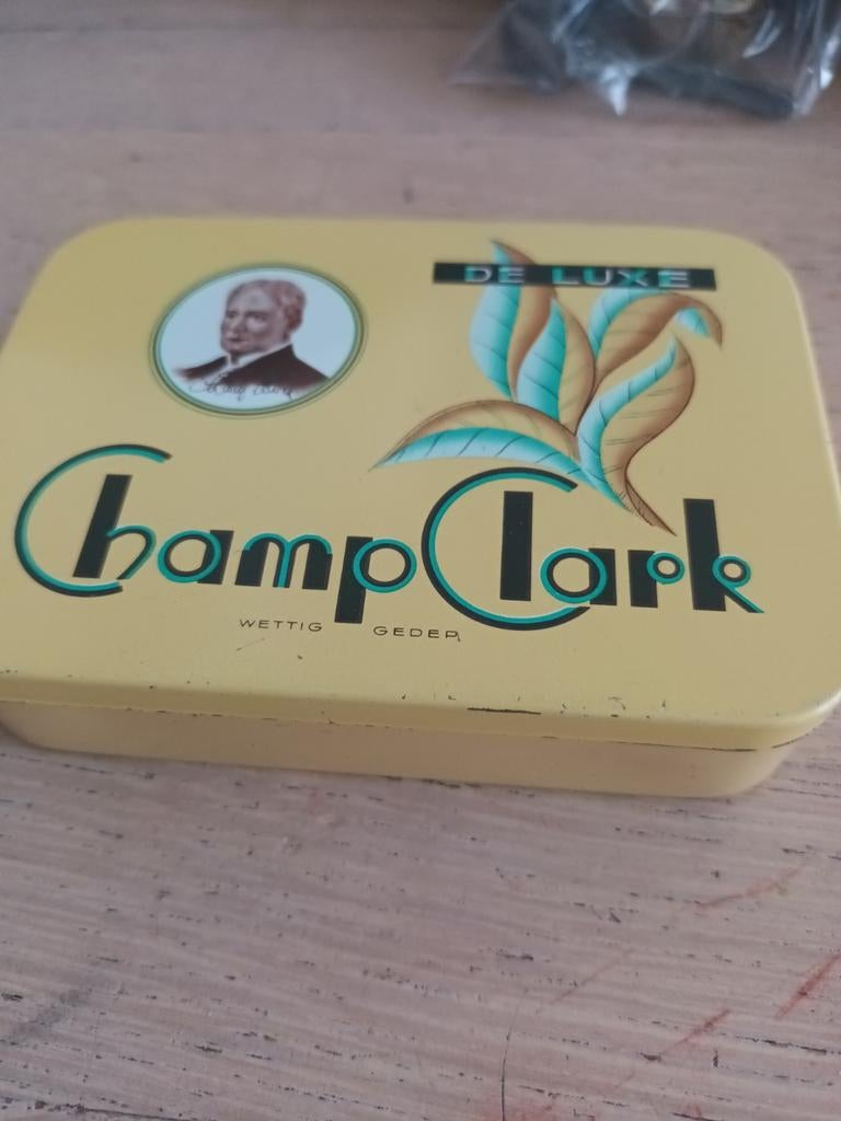 Oud blikje Champ Clark. Oud sigarenblikje.Brievenbuspost, Ophalen of Verzenden, Gebruikt, Overige