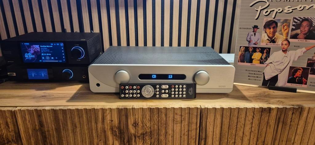 Versterker Atoll IN 200 signature, Audio, Tv en Foto, Ophalen of Verzenden, Zo goed als nieuw, 120 watt of meer, Overige merken