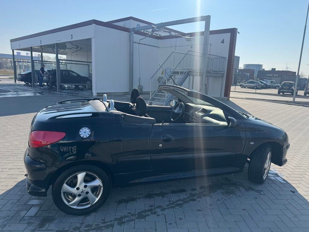Peugeot 206 1.6 16V CC 2003 Zwart, Auto's, Peugeot, Particulier, Benzine, D, Cabriolet, Handgeschakeld, Origineel Nederlands, Zwart