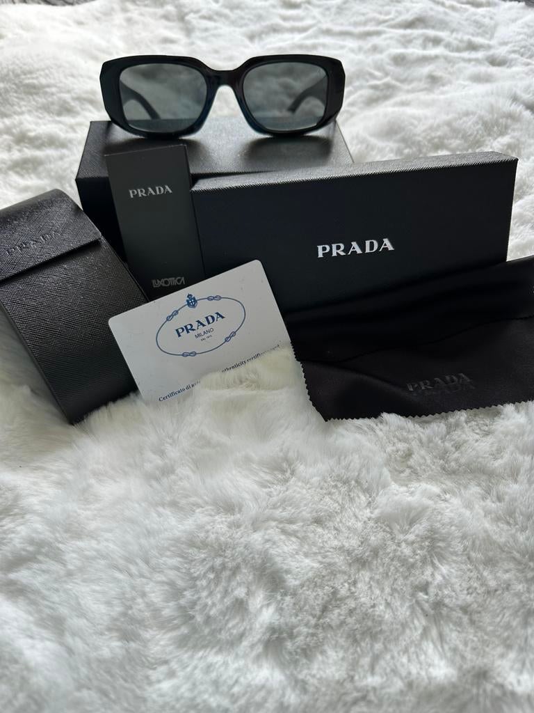 Prada zonnebril, Sieraden, Tassen en Uiterlijk, Zonnebrillen en Brillen | Dames, Ophalen, Zonnebril, Prada, Zwart