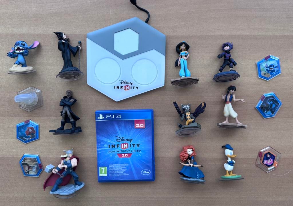 Spel Disney Infinity met 1 basisstation en 16 speelfiguren, Spelcomputers en Games, Games | Sony PlayStation 4, Avontuur en Actie