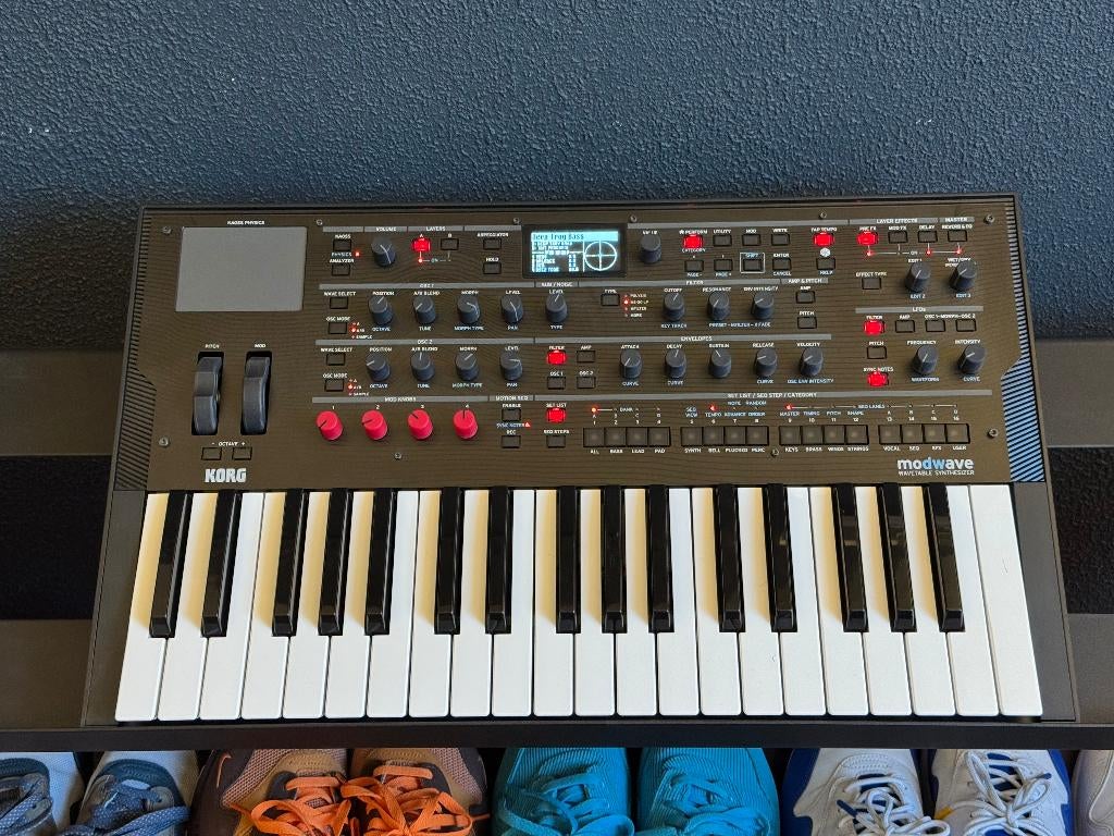 Korg Modwave, Muziek en Instrumenten, Synthesizers, Zo goed als nieuw, 61 toetsen, Korg, Ophalen of Verzenden