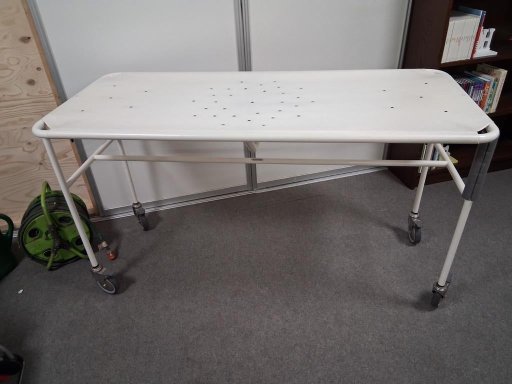 Douchebrancard, Diversen, Ophalen