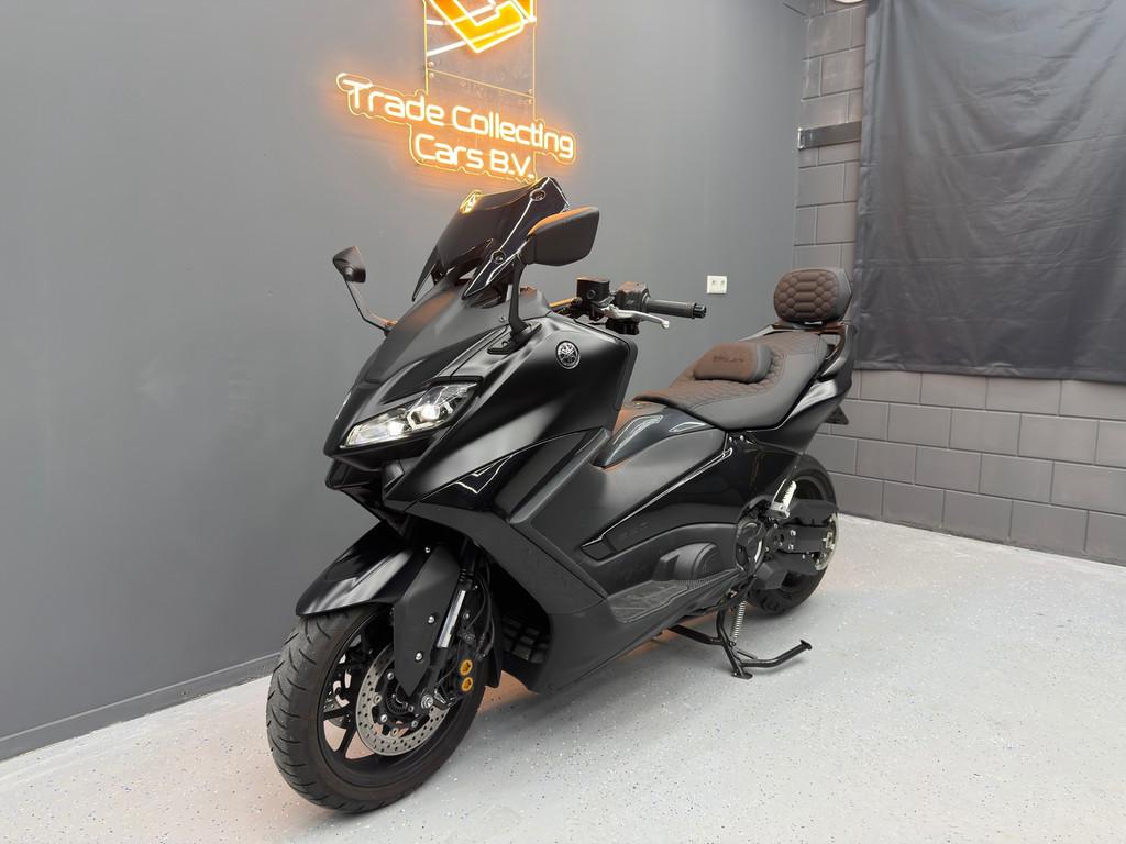 Yamaha Scooter TMAX 560 Tech MAX ABS TERGMINONI-CUSTOM-FULL, Scooter, 562 cc, Bedrijf, Handvatverwarming