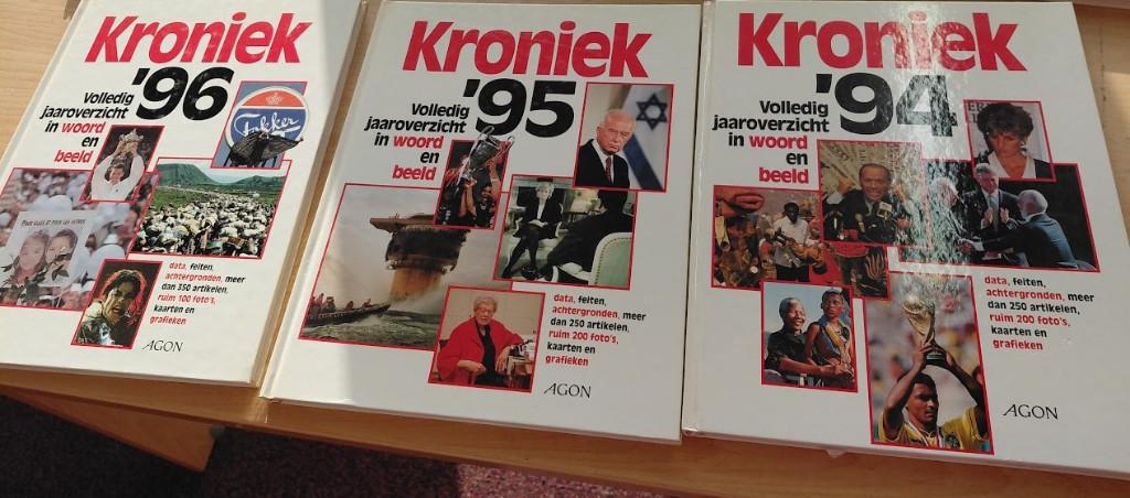 Kroniek jaaroverzicht  1994 tm 1996, Boeken, Fantasy, Zo goed als nieuw, Ophalen of Verzenden