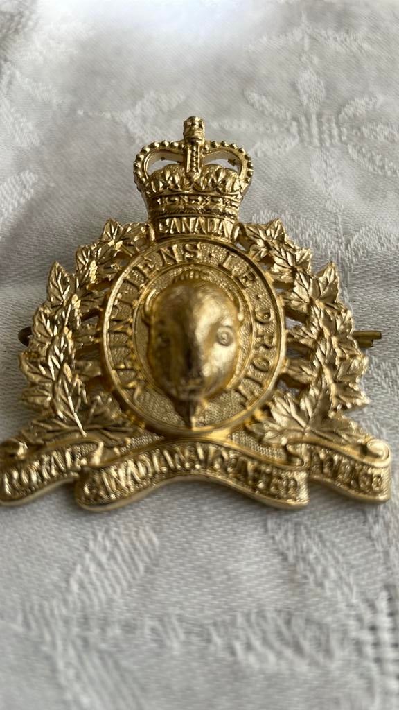 Pet embleem Royal canadian mounted Police, Ophalen of Verzenden, Landmacht, Engeland, Embleem of Badge
