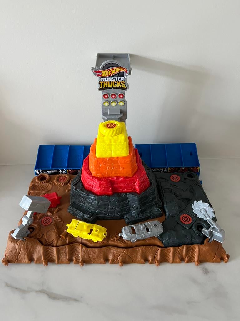 Hotwheels Monster Trucks Arena, Kinderen en Baby's, Speelgoed | Racebanen, Zo goed als nieuw, Handmatig, Hot Wheels, Ophalen