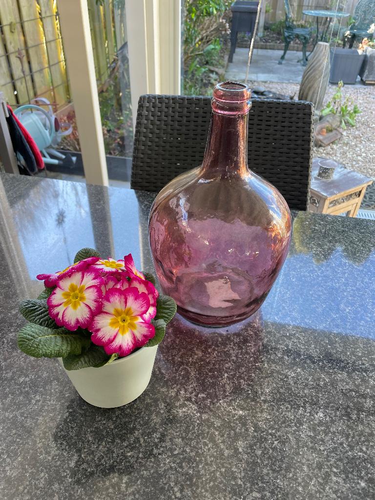 Glazen vaas fles roze kruik vorm, Ophalen, Overige kleuren, Minder dan 50 cm, Glas