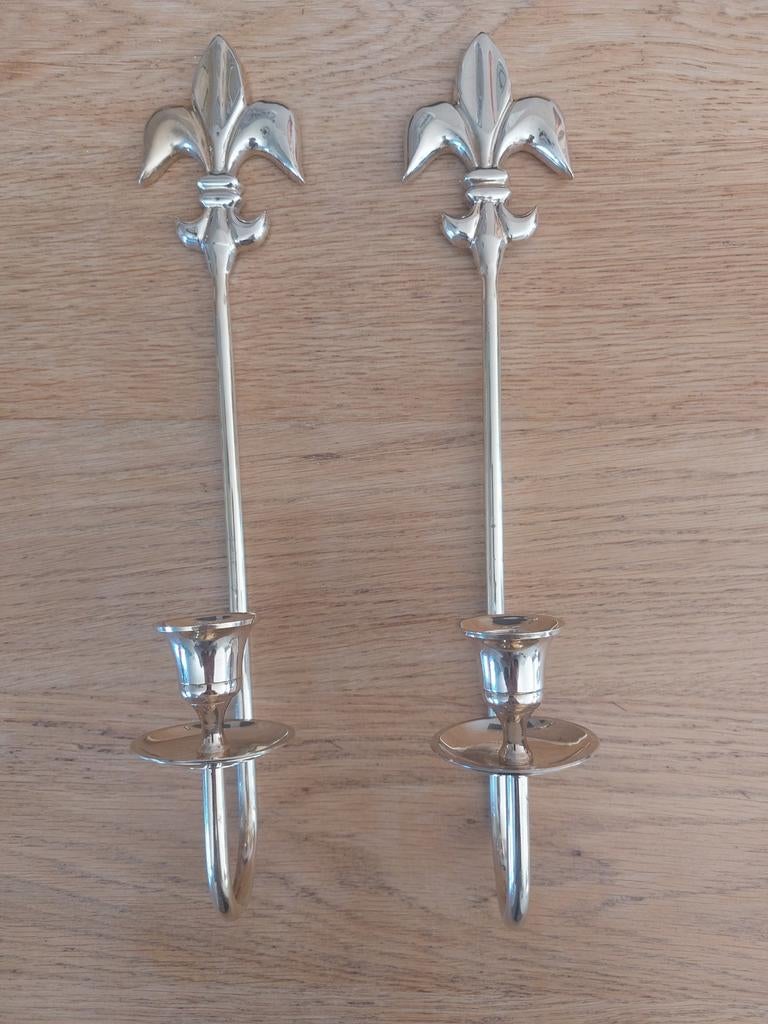 Twee messing wandkandelaars met Fleur de Lis, Antiek en Kunst, Ophalen, Overige materialen