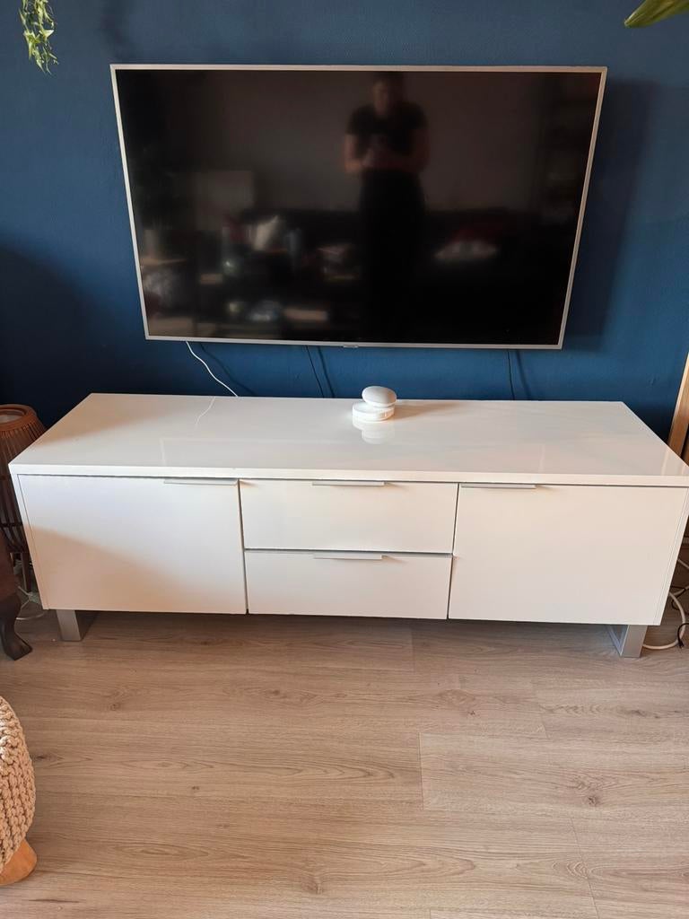Hoogglans wit tv meubel, Ophalen, 150 tot 200 cm, Zo goed als nieuw, Minder dan 100 cm