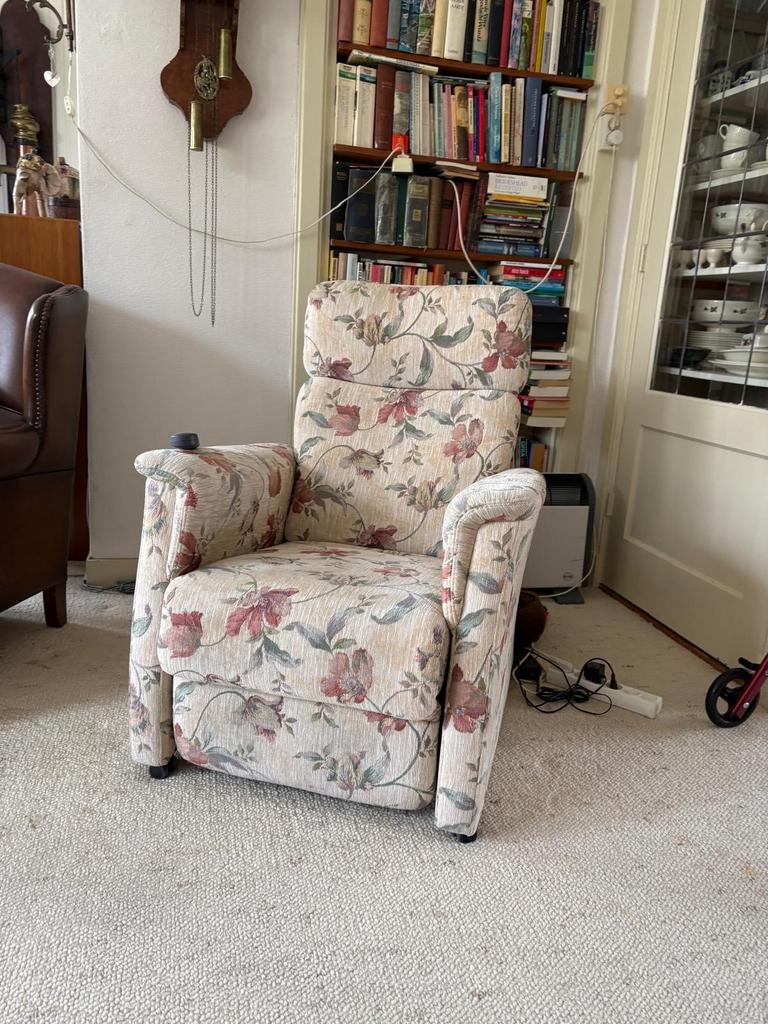 Sta op stoel prominent, Ophalen, Gebruikt, Minder dan 75 cm, 75 tot 100 cm