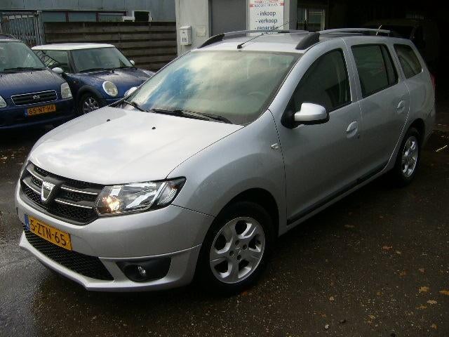 Dacia Logan 0.9 66KW TCE MCV 2015 Grijs Trekhaak, Auto's, Voorwielaandrijving, Stof, 40 €/maand, Zwart