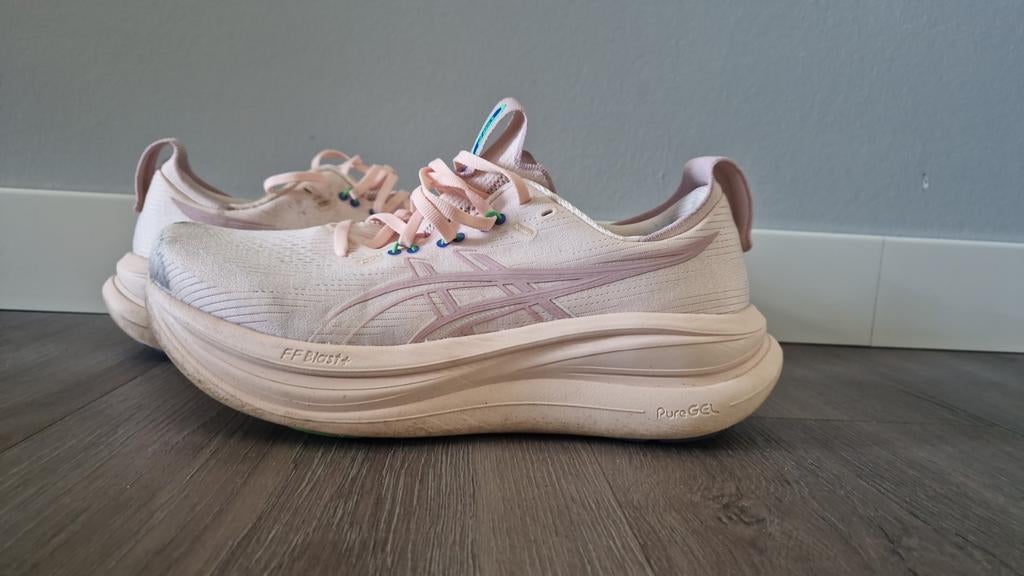 Gel-nimbus 28 hardloopschoenen, Hardloopschoenen, Ophalen of Verzenden, Zo goed als nieuw, Hardlopen