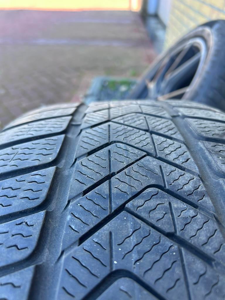 Velgen BMW X5 met winterbanden - Pirelli Scorpion, Ophalen, Gebruikt, 275 mm, Banden en Velgen
