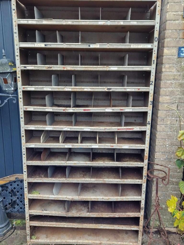 mooie oude brocante metalenvakkenkast uit boerderij*brocante, Ophalen, Gebruikt