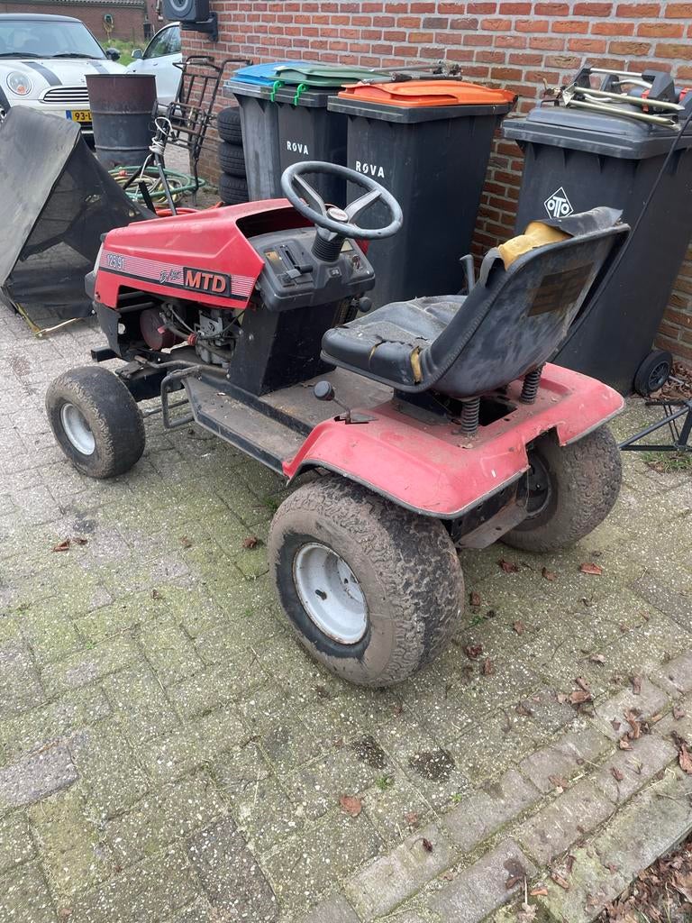 MTD grasmaaier / minitrekker zonder maaidek, Ophalen of Verzenden, Gebruikt