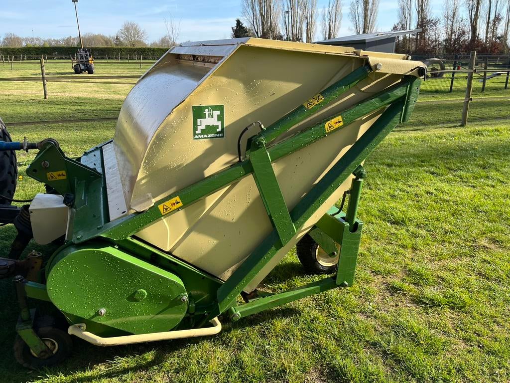 Klepelbak 1,5 meter werkbreedte halfgedragen, Ophalen