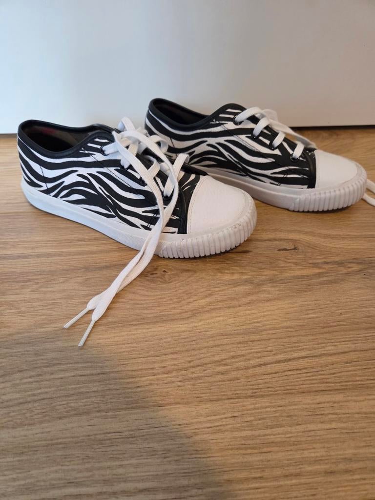 Schoenen Burberry, maat 33, Meisje, Overige typen, Ophalen of Verzenden, Zo goed als nieuw