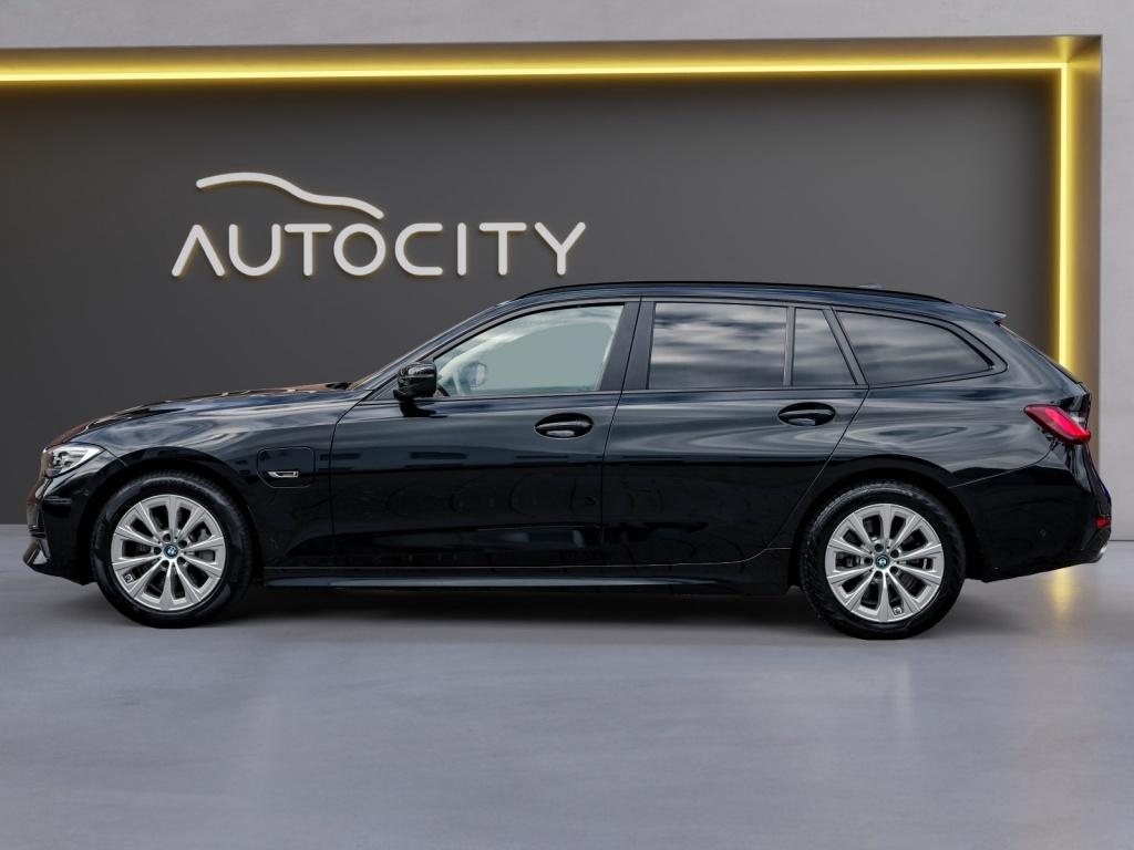 BMW 3 Serie Touring 330e Advantage Pano l Leder l Driver Ass, Automaat, 1998 cc, Achterwielaandrijving, Euro 6