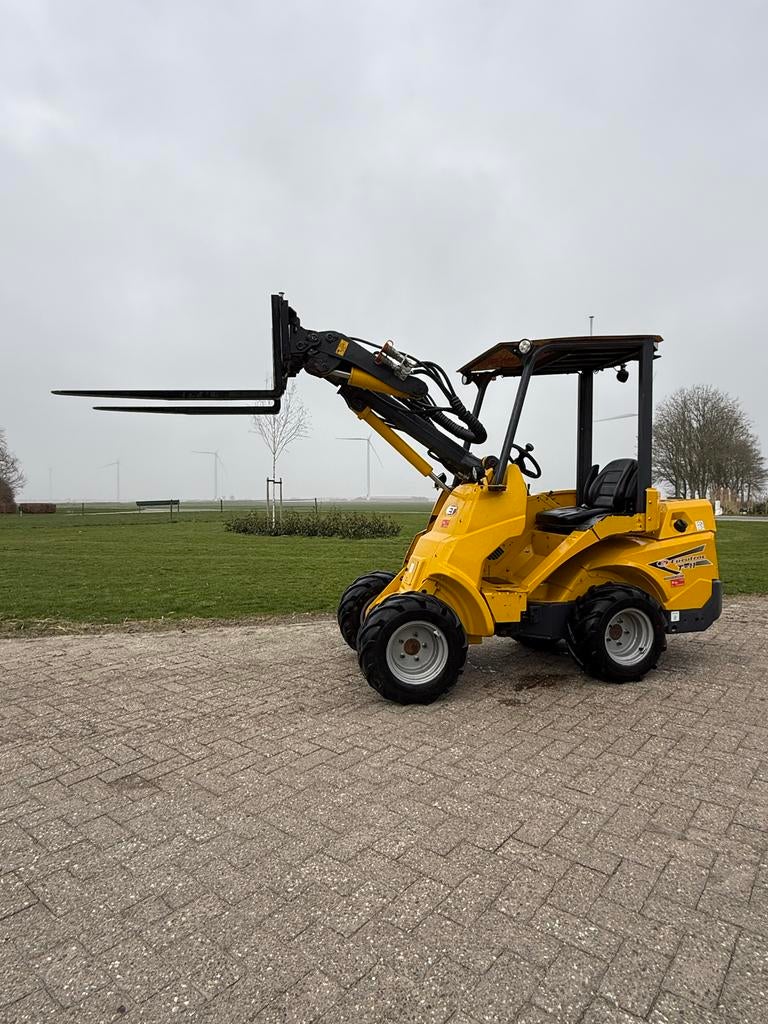 Eurotrac t11, Ophalen, Wiellader of Shovel