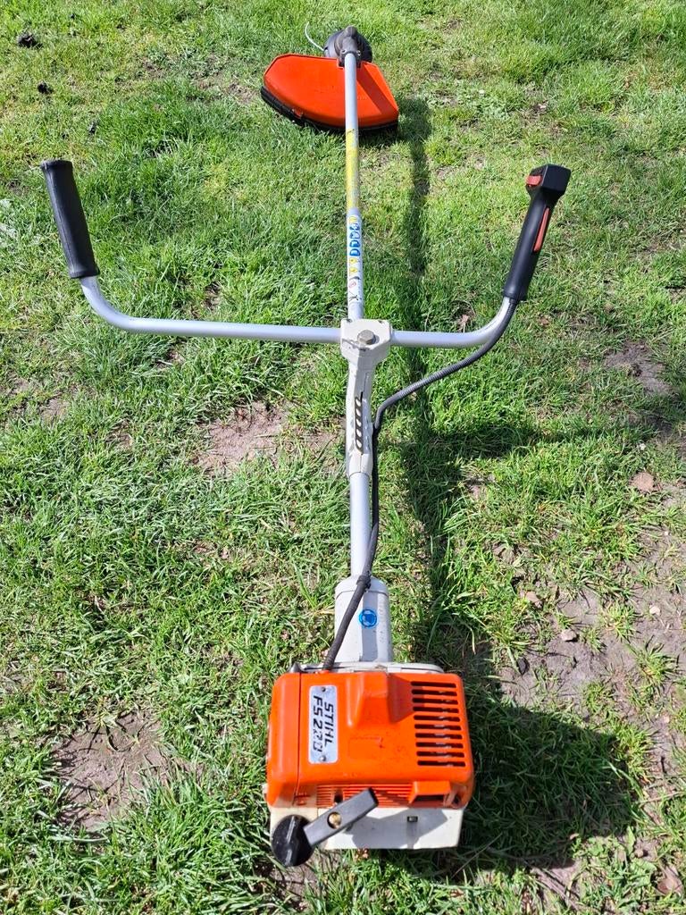 Stihl bosmaaier fs 220, Tuin en Terras, Bosmaaiers, Gebruikt, Benzine, 30 tot 50 cm, Ophalen