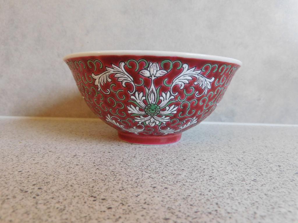 Rijstkom 13 cm. Rood Mun Shou Made in China, Antiek en Kunst, Ophalen of Verzenden
