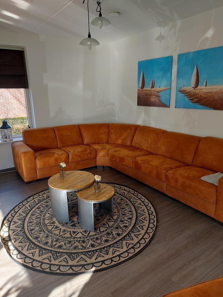 Grote oranje hoekbank, Huis en Inrichting, Banken | Bankstellen, Ophalen