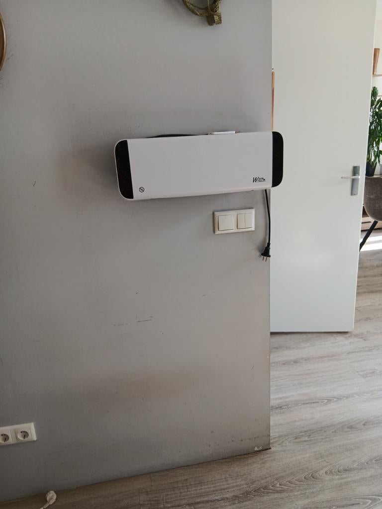 Net elektrisch kacheltje 2000watt, Witgoed en Apparatuur, Minder dan 75 liter, Ophalen of Verzenden, Zonder vriesvak