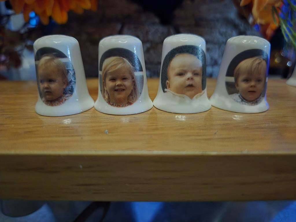 Vingerhoedjes van het Koninklijk Huis, Ophalen of Verzenden, Gebruikt, Porselein, Nederland