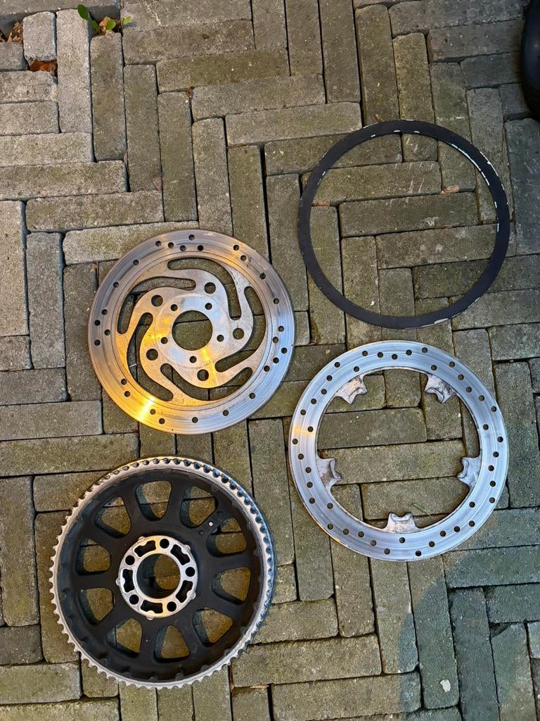 Harley Davidson Streetbob dyna remschijven voor en achter, Motoren, Onderdelen | Harley-Davidson, Ophalen of Verzenden, Gebruikt