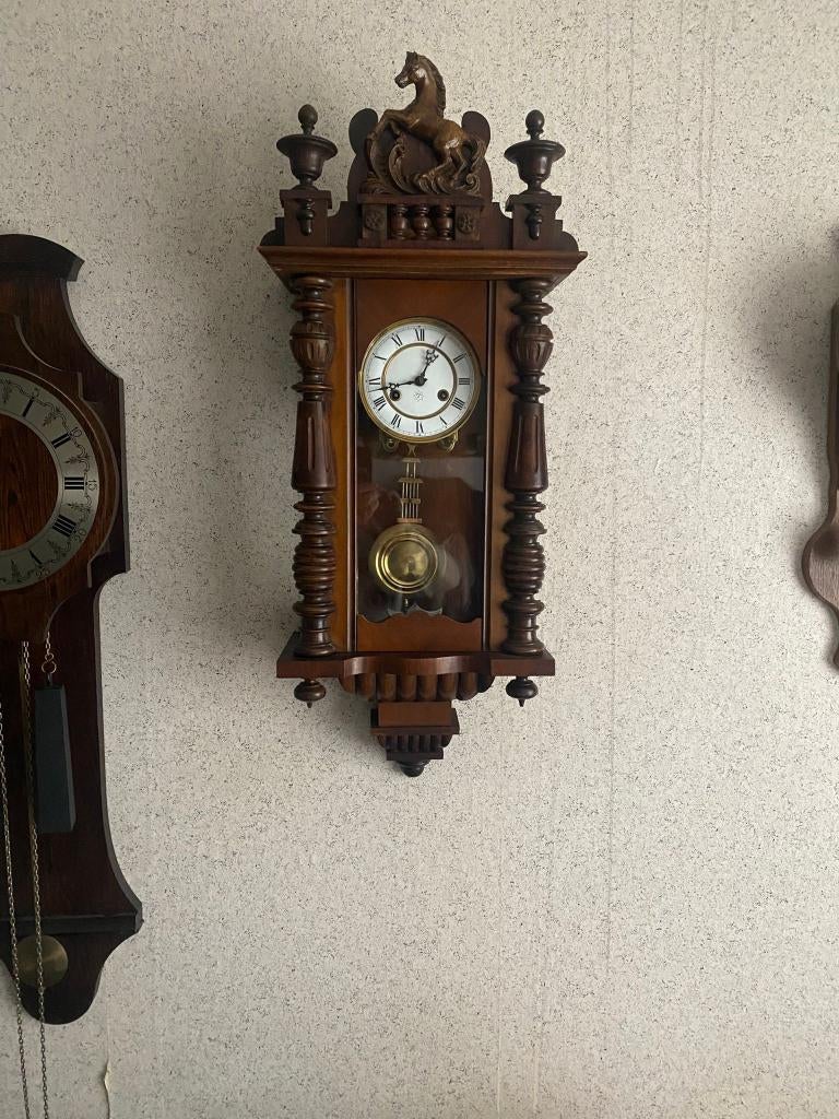 Junghans Paardjes Klok, Ophalen