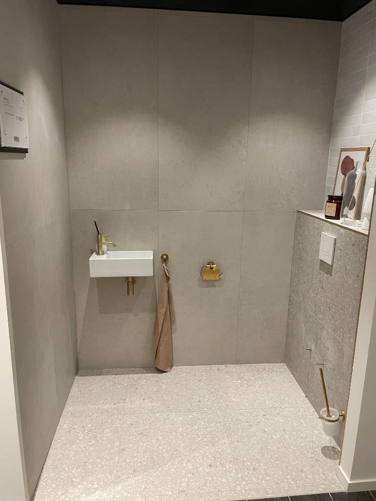 Sanitair, bad, fontein, douchewand, douchekraan en badkraan, Ophalen, Nieuw