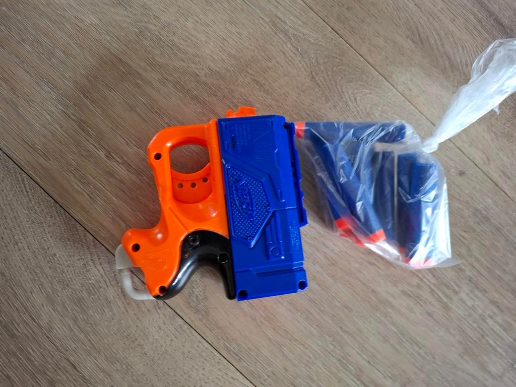 Nerf pistool met pijltjes, Ophalen, Zo goed als nieuw, Jongen of Meisje